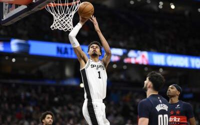 Los Spurs de la NBA renuevan a Wembanyama hasta 2027