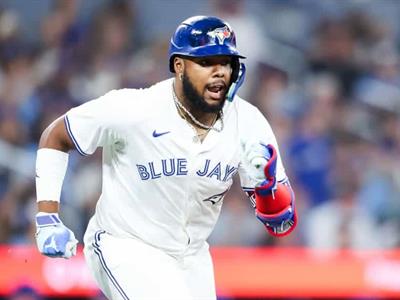 MLB: Kirk y Guerrero Jr. guían a Azulejos a 1era victoria playoffs