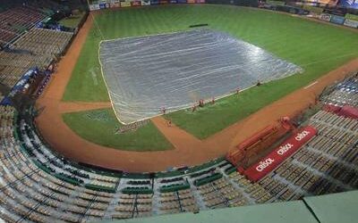 Suspenden por lluvia partido Gigantes vs Licey en el Quisqueya