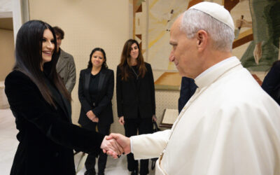 Laura Pausini se reúne con el Papa León XIV