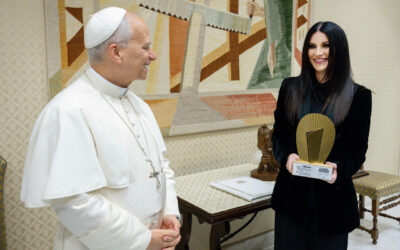 Laura Pausini se reúne con el Papa León XIV
