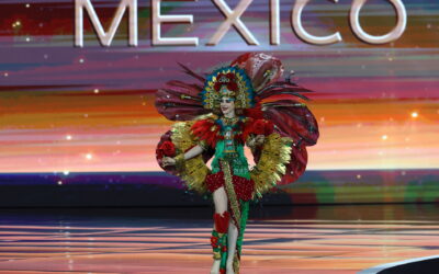 Miss México rinde homenaje a Xochiquétzal en la gala de trajes típicos de Miss Universo 2025