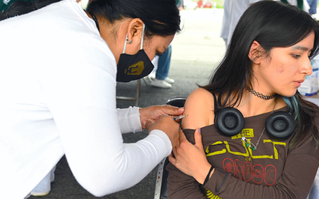 Megajornada de vacunación contra covid e influenza en la UNAM: fechas, horarios y dónde acudir
