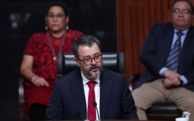 Gilberto Bátiz rinde protesta como nuevo presidente del Tribunal Electoral