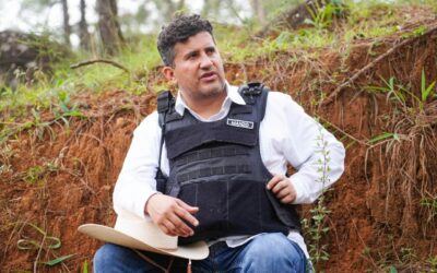 Autoridades detienen a escoltas de Carlos Manzo