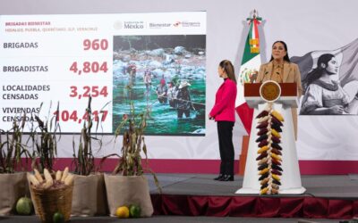 Gobierno entrega 7,426 mdp a damnificados por lluvias; reconstrucción inicia en dos semanas