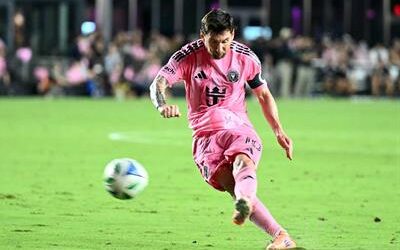 Lionel Messi: convierte dos goles y su equipo avanza