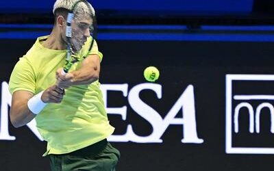 Alcaraz sobrevive a un combativo Fritz y casi se asegura la semifinal