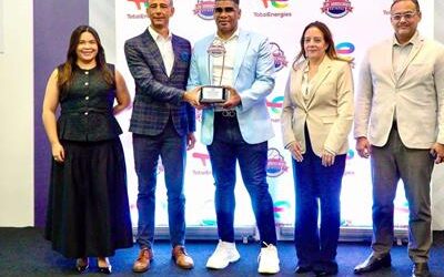 Félix José: recibe homenaje de la premiación