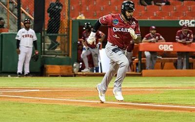 Gigantes se imponen al Escogido 10-2 en el segundo partido