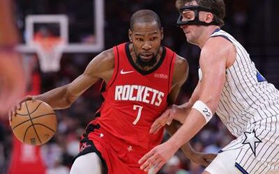 Kevin Durant: junto a Sengun remontan ante Orlando