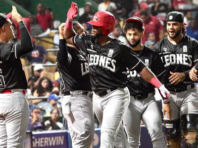 LIDOM: Los Leones del Escogido le lanzan nueve argollas al Licey