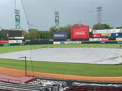 Lluvias, suspensiones y demandas en la Lidom