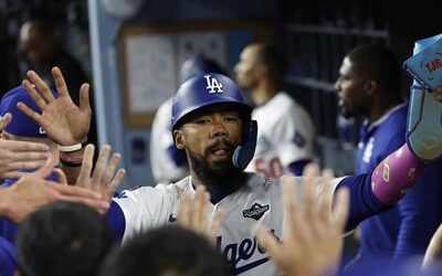 Luis Abinader felicita a Teoscar Hernández tras triunfo en la Serie Mu