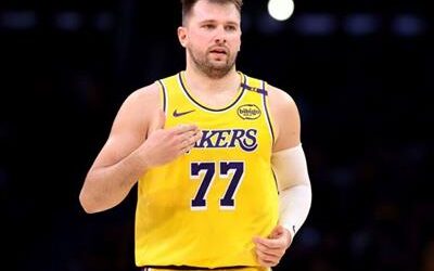 NBA: Reaves y Doncic arruinan noche de regreso de Anthony Davis