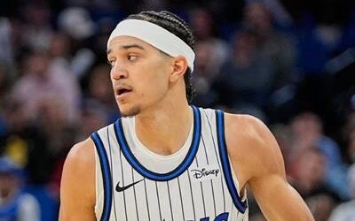 Magic arrolla a los 76ers en medio de varias expulsiones