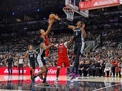 NBA: 76ers y Spurs vuelan, Doncic choca en Atlanta