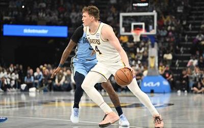 NBA: Lakers sobreviven sin Doncic ni Reaves y Giannis se venga