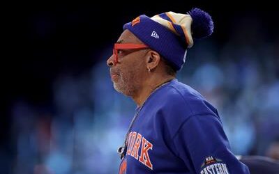 NBA: Spike Lee le regala una camiseta de los Knicks al papa León XIV