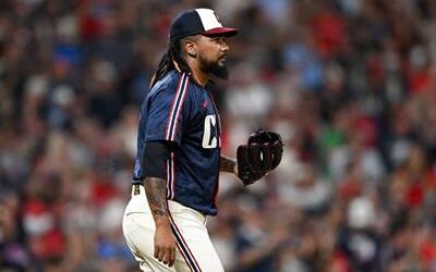 ¿Qué dice el expediente sobre pitcheos sospechosos de Clase y Ortiz?