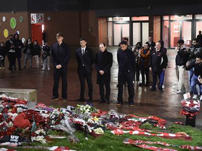 Real Madrid homenajea a Diogo Jota con ofrenda floral en Anfield