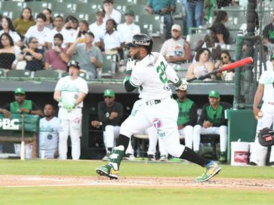 Estrellas apagan al Licey con pitcheo y bateo oportuno