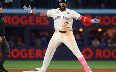 Vladimir Guerrero Jr.: es felicitado por Luis Abinader