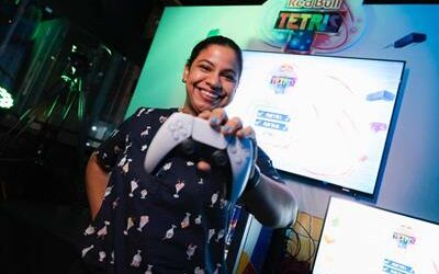 Gamer Melina Díaz gana la final de Red Bull Tetris y representará RD