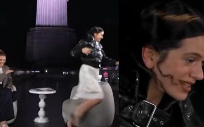 Rosalía se lleva gran susto en entrevista por una cucaracha | VIDEO