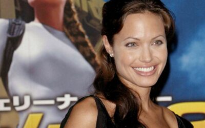 Angelina Jolie muestra cicatriz de su mastectomía preventiva en Time