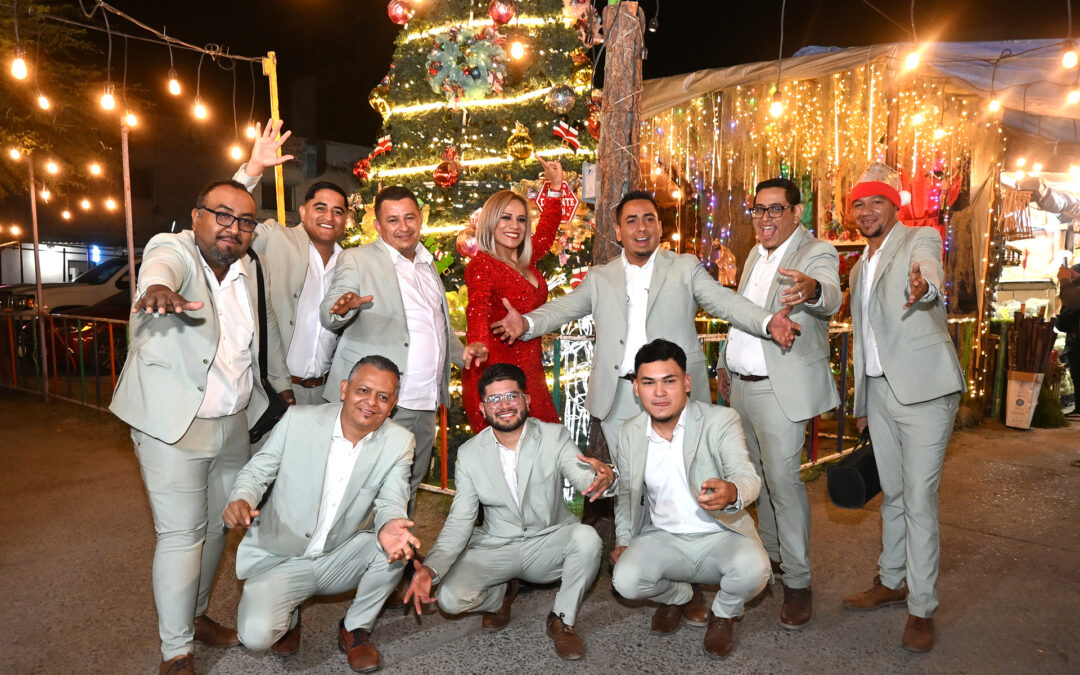 La Sonora Everest emociona a laguneros en el Mercadito Navideño