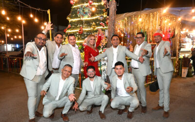 La Sonora Everest emociona a laguneros en el Mercadito Navideño