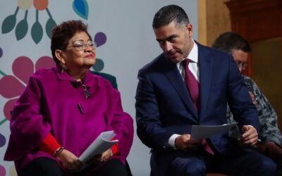 Seis familiares de Ernestina Godoy tienen cargos públicos