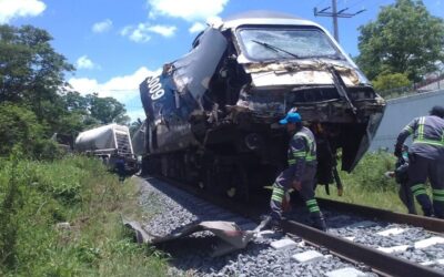 El Tren Interoceánico choca contra un tráiler en Chiapas; no se reportan heridos