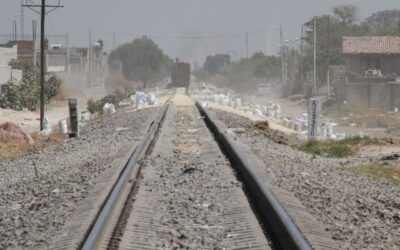 Criminales intentan descarrilar tren de carga en Guanajuato