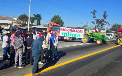 Transportistas se suman a agricultores en protesta por reforma a Ley de Aguas