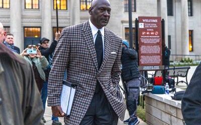 Michael Jordan comparece ante el tribunal al inicio del juicio