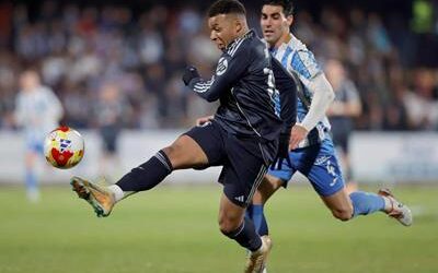 Kylian Mbappé: Esguince de rodilla lo sacará de acción por 3 semanas
