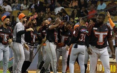 LIDOM: Águilas, Toros, Gigantes y Leones comienzan lucha