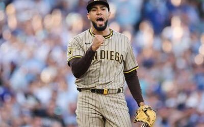 MLB: Robert Suárez firma por tres temporadas con los Bravos