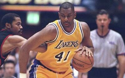 Muere a los 57 años Elden Campbell, ex Lakers que ganó los Pistons