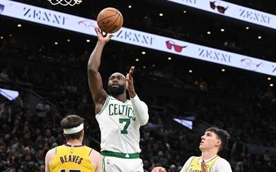 NBA: Sin Doncic ni LeBron, Lakers se derriten ante sus archirrivales