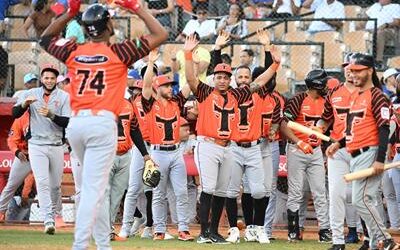 Tabla de posiciones Lidom: Leones al cuarto; Águilas y Toros cómodos
