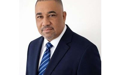 Yoel Adames Franco presenta su obra Deporte con cara de mujer