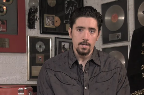 Alex Fernández confirma hospitalización de su hija Nirvana por complicaciones de salud