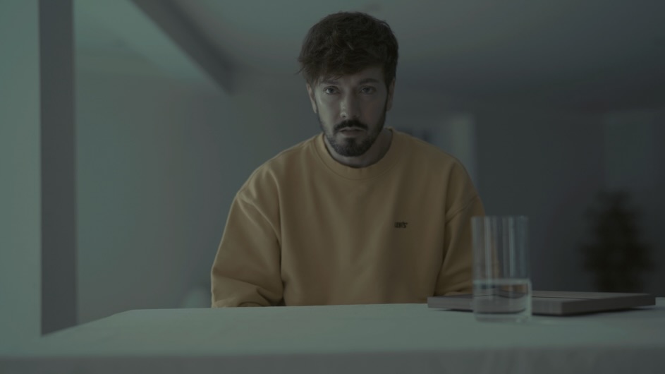 ¿Roger González falleció? Fotografía enciende las redes