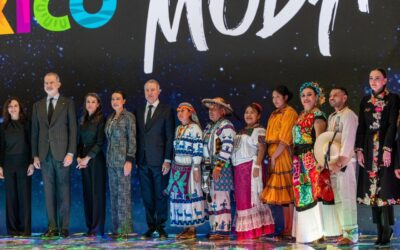 Los reyes Felipe y Letizia visitan pabellón de México en la Fitur