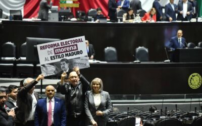 Legisladores morenistas y opositores chocan por operación para capturar a Maduro