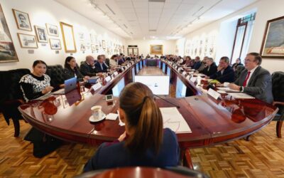Sheinbaum se reúne con economistas en Palacio Nacional para conversar sobre la «fortaleza de México»