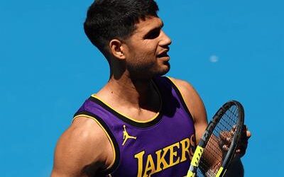 Carlos Alcaraz: entrenó con la chaqueta de Lebron James